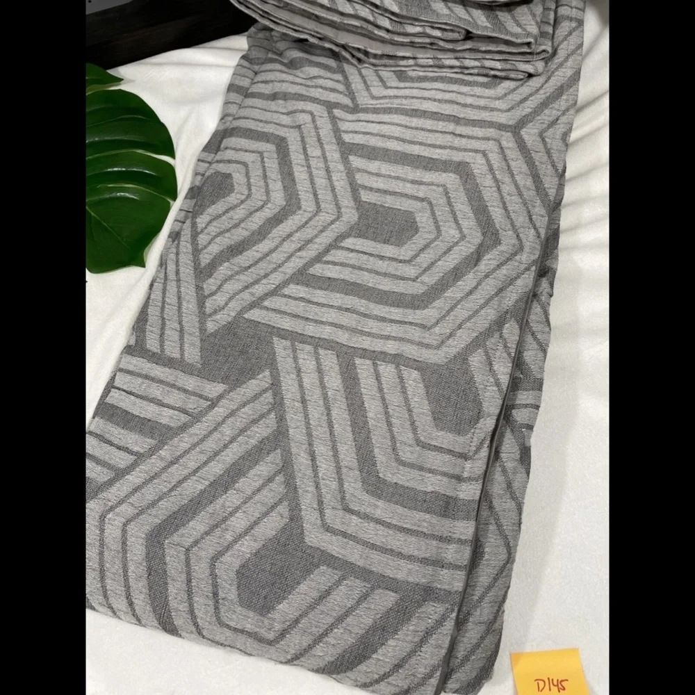NIB Hotel Collection‎ Textured Hexagon King Duvet Only in Grey